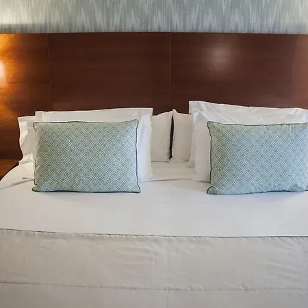 Carlos I Silgar Hotel 4*