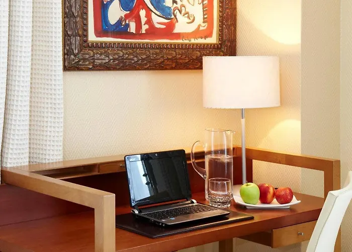 卡洛斯一世希尔加酒店 4*